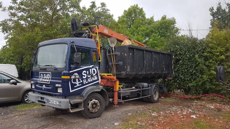 Notre materiel pour la réalisation des travaux d'entretiens à Toulouse